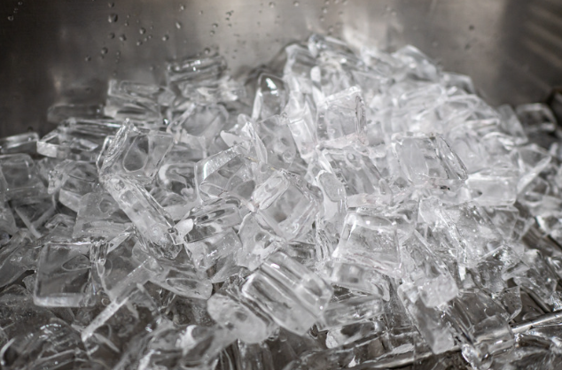 Bisnis Es Batu Semakin Mudah dengan Penggunaan Ice Maker